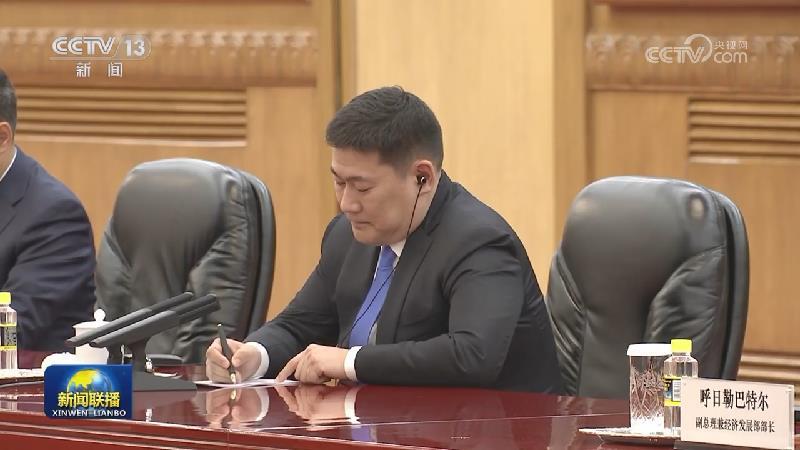 習近平會見蒙古國總理