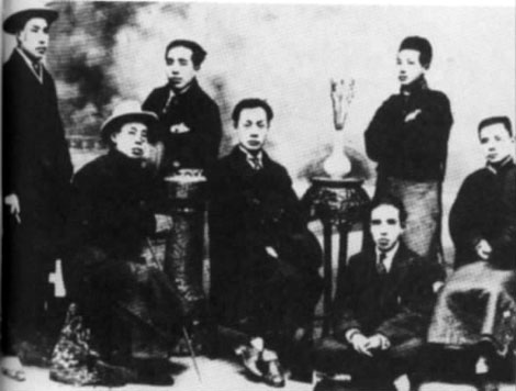1922年陈毅在成都与留法学生合影--中国共产党