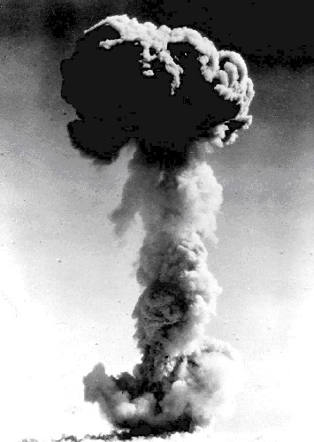第一颗原子弹爆炸成功