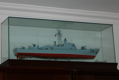 赵振金家中摆设的军舰模型(组图)--中国共产党