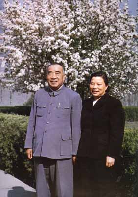 1962年4月，朱德和康克清在北京