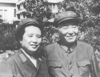 罗瑞卿与郝治平在北京--中国共产党新闻