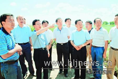 钱运录检查工作强调:坚决打赢抗旱夺丰收这场