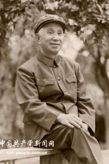 1979年在北京家中--中国共产党新闻