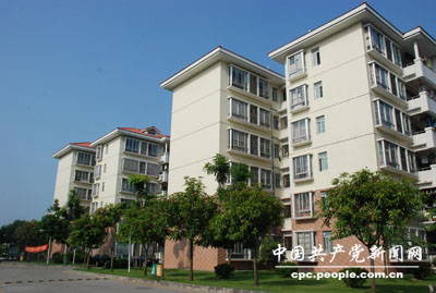 广州市萝岗区:失地农民搬进公寓式新村 安居乐