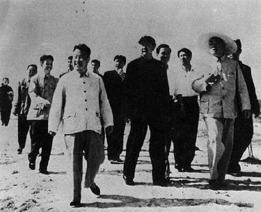 &$<br>&$1964年，刘伯承视察淠史杭总干渠。