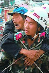 [感人故事]天涯网民请来多贴点解放军的图好吗