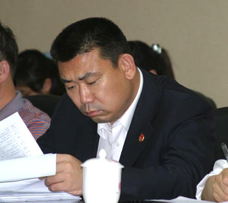 团北京市委书记刘剑代表在开幕式结束后对记者说中央政治局常委李长春