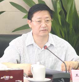 四川政法委书记:锤炼队伍健全机制 用实际行动