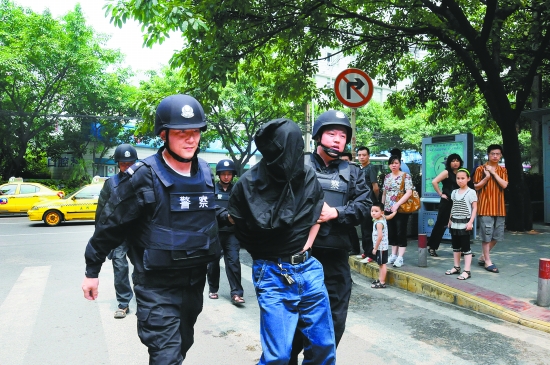 重庆市委副书记:打黑除恶 中央肯定群众拥护--