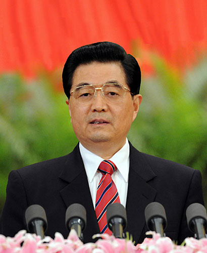 10月15日，中國共產黨第十七次全國代表大會在北京人民大會堂隆重開幕。胡錦濤代表第十六屆中央委員會作報告。 新華社記者李學仁攝
