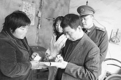 党建周刊】创先争优进行时:浙江强化基层党组