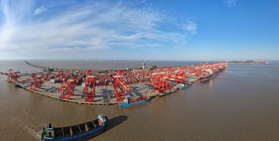 中國(上海)自由貿易試驗區洋山港四期無人碼頭。新華社記者方喆攝