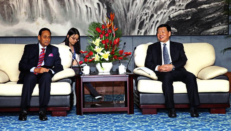 娄勤俭会见孟加拉客人