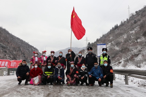 零下12度坚守雪域高原的防控先锋