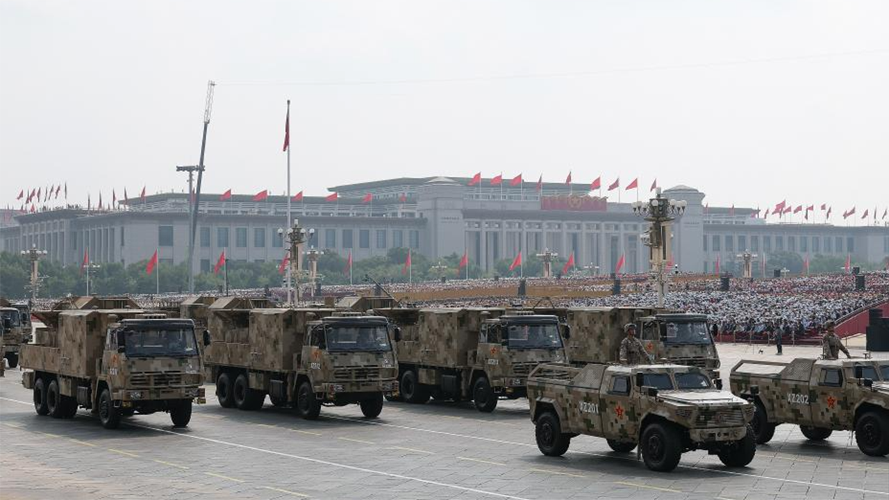 7-46電子對抗方隊接受檢閱