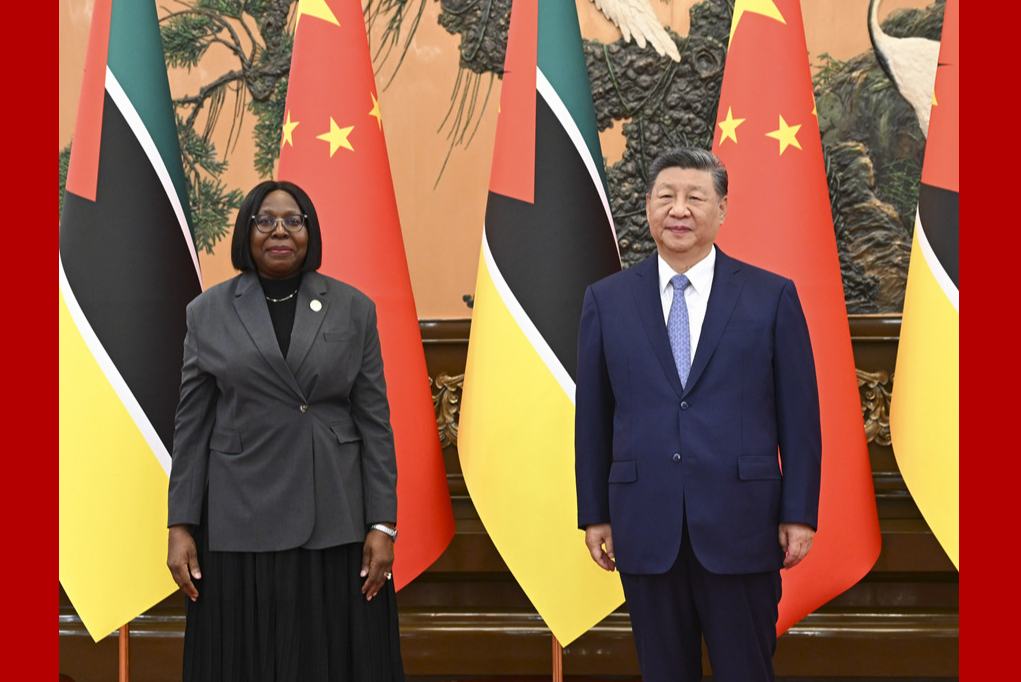 习近平会见莫桑比克总理莱维