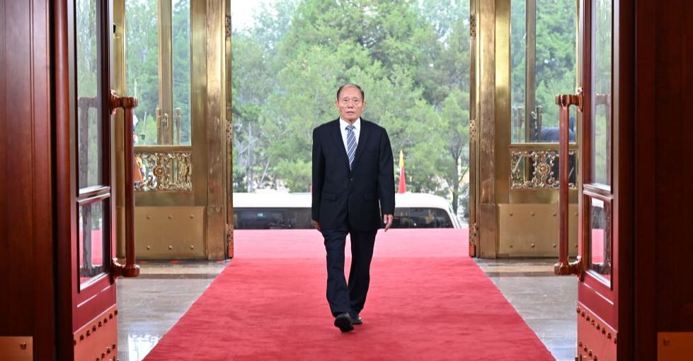 “七一勋章”获得者李连成到达人民大会堂