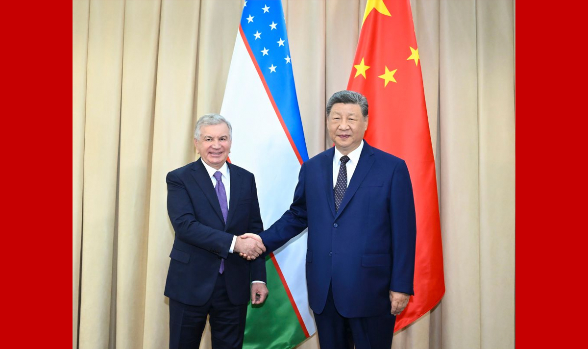 习近平会见乌兹别克斯坦总统米尔济约耶夫