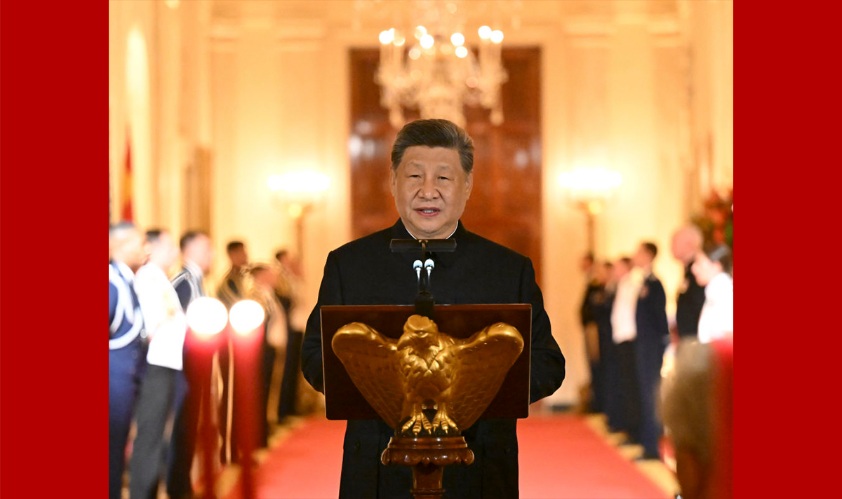 习近平和彭丽媛出席特朗普总统夫妇举行的欢迎宴会