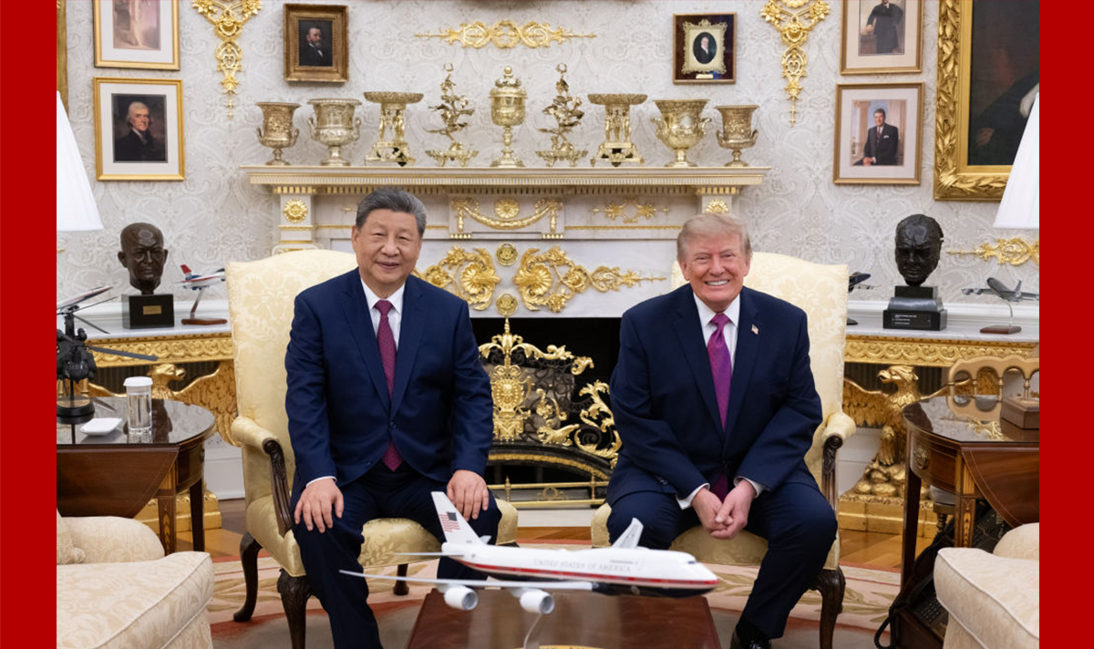 习近平同美国总统特朗普小范围交流
