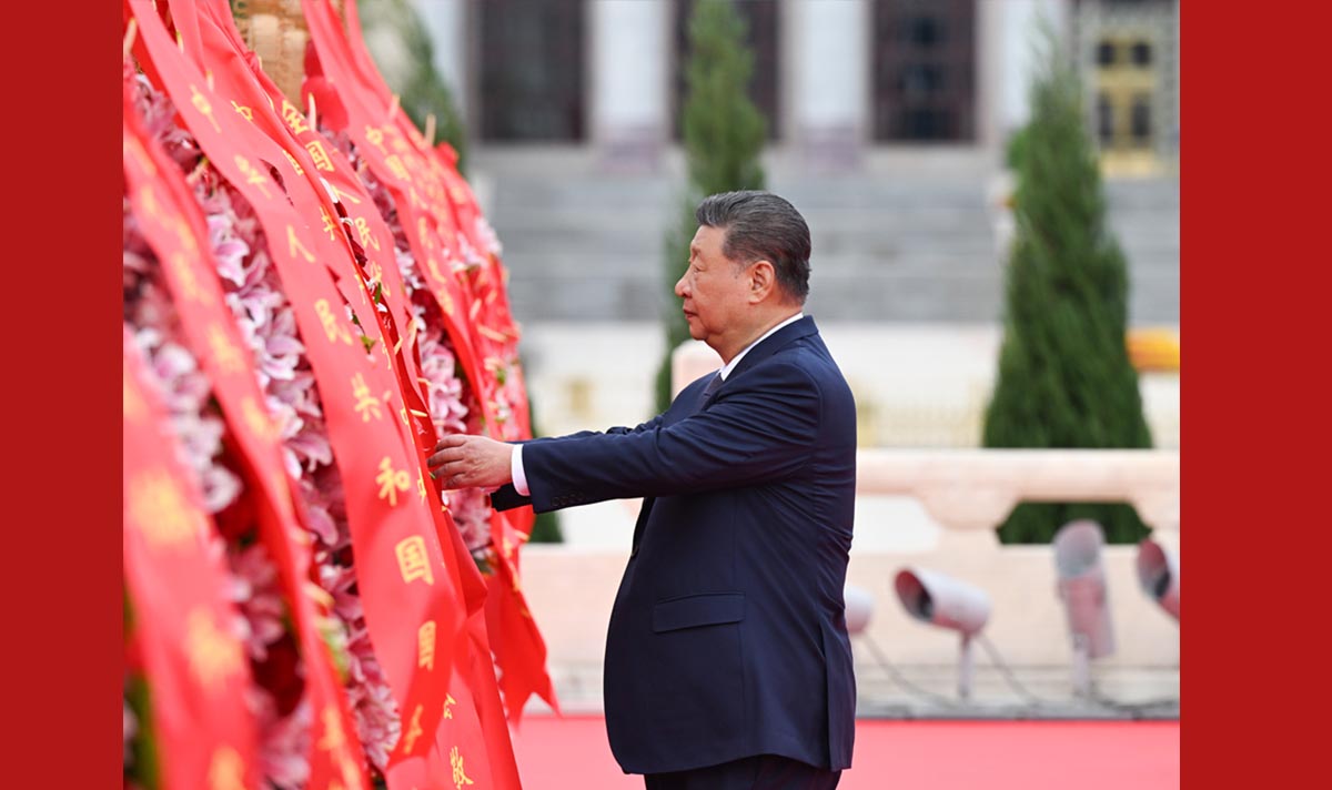 习近平等党和国家领导人出席烈士纪念日向人民英雄敬献花篮仪式
