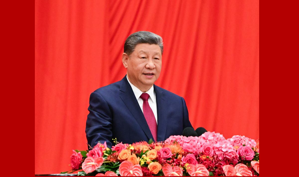 习近平等党和国家领导人出席庆祝中华人民共和国成立77周年招待会