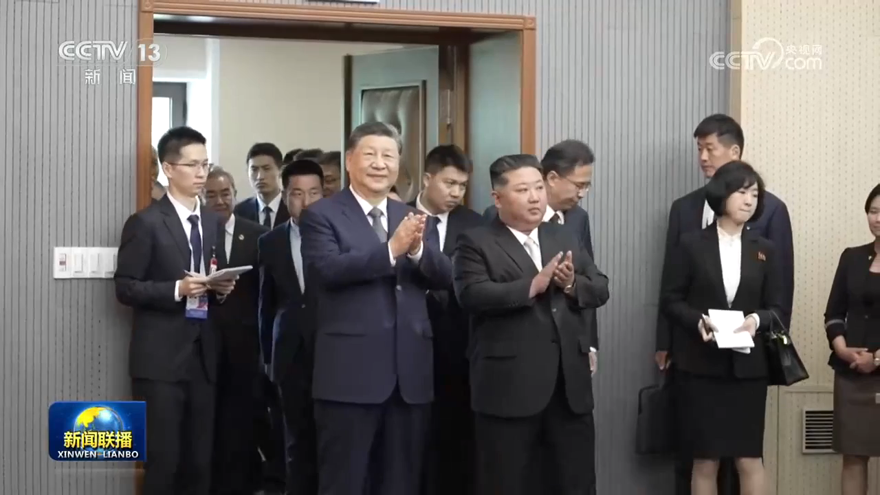 习近平参访朝鲜劳动党中央干部学校