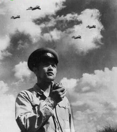 天之骄子 空军英雄看今朝___记空军原副司令员林虎中将(摘编) - 展广