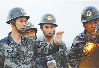 记广州军区空军工程建设局局长林茂光(上)